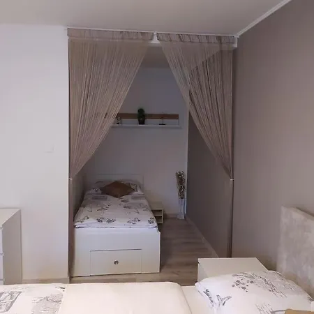 Apartment Prijemne V Plne Vybavenom Rodinnom Dome Trnava