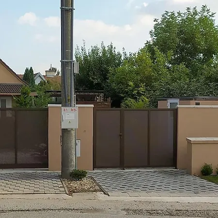 Prijemne V Plne Vybavenom Rodinnom Dome Apartment Trnava