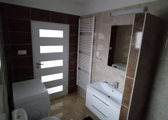 Prijemne V Plne Vybavenom Rodinnom Dome Daire *