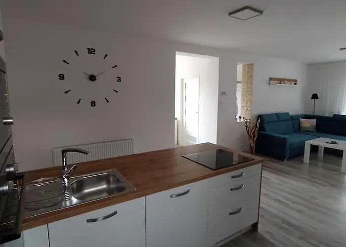 Prijemne V Plne Vybavenom Rodinnom Dome * Trnava