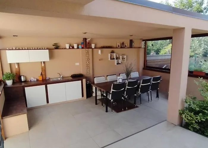 Prijemne V Plne Vybavenom Rodinnom Dome * Trnava