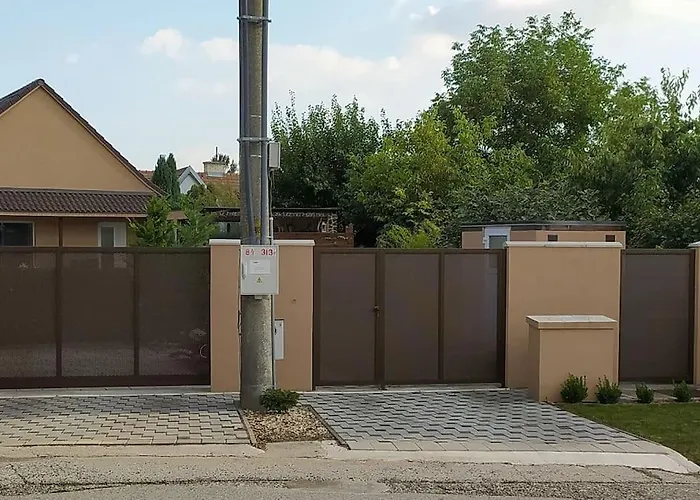 Prijemne V Plne Vybavenom Rodinnom Dome Daire Trnava